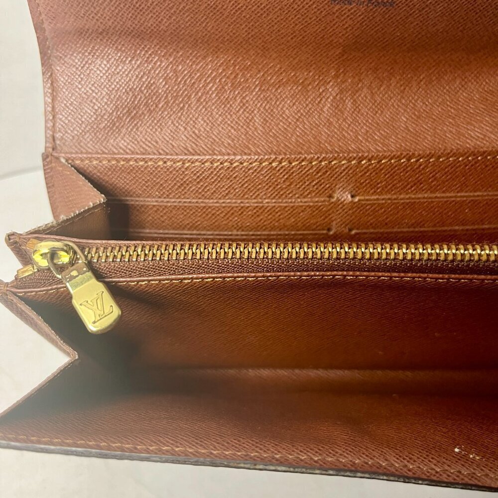 Louis Vuitton Monogram Sarah Wallet w Dust Bag and Box Pre-loved - Picture 9 of 14